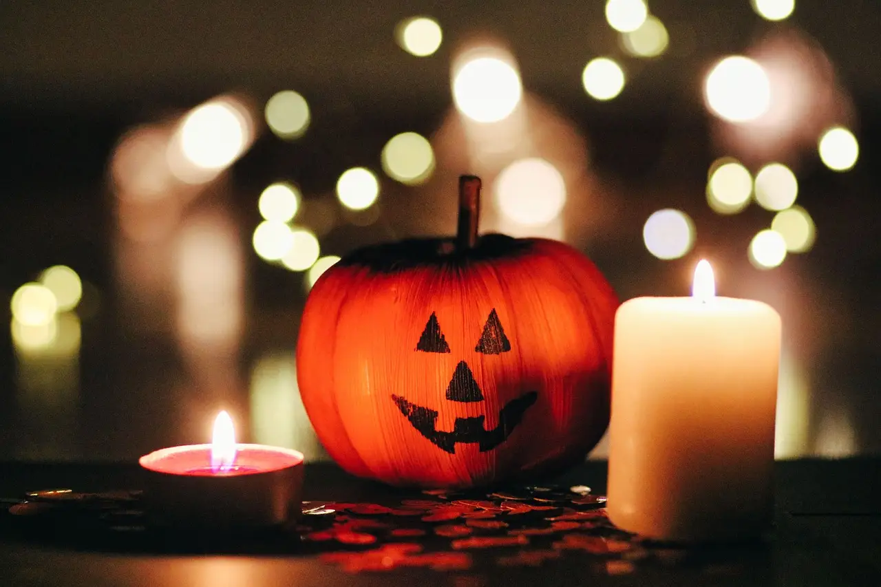 candles, halloween, gruesome-6951810.jpg